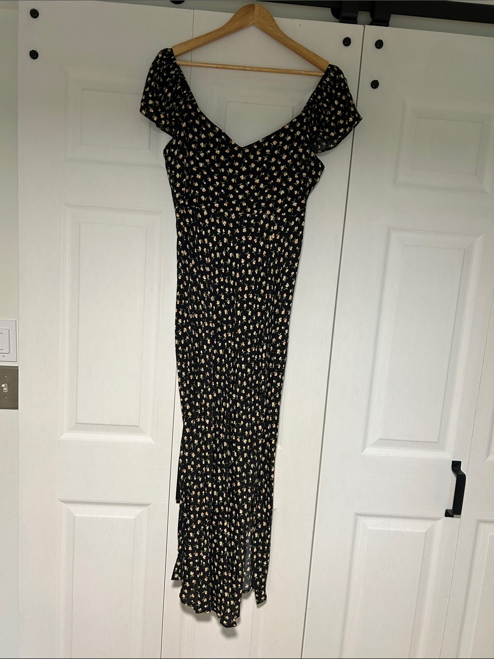 Floral Flutter Sleeve Maxi Dress in Black and Cream